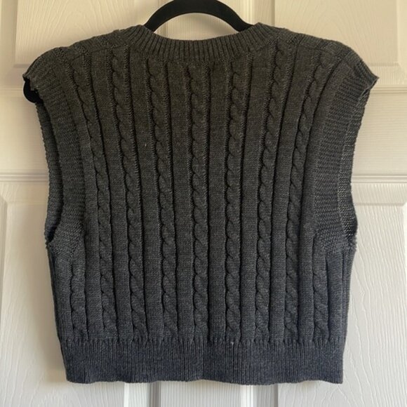 SHEIN Cropped Sweater Vest - Picture 2 of 6